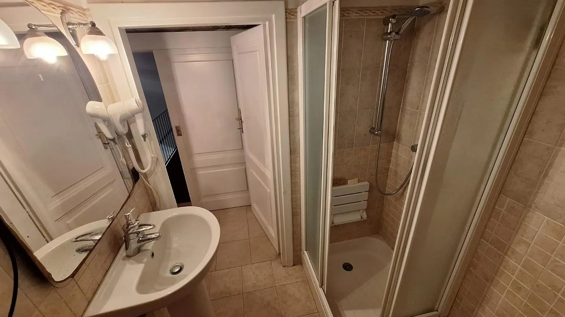 Casa Vacanze Colosseo Da Fernando No Elevator Rome Italy